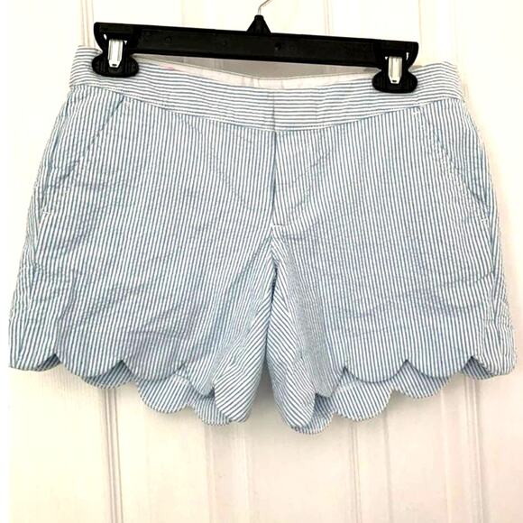 Lilly Pulitzer Buttercup Scalloped Seersucker Blue Stripe Shorts Size 00 NEW - Picture 1 of 5